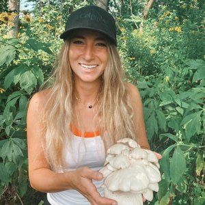 Meet your Posher, Laura